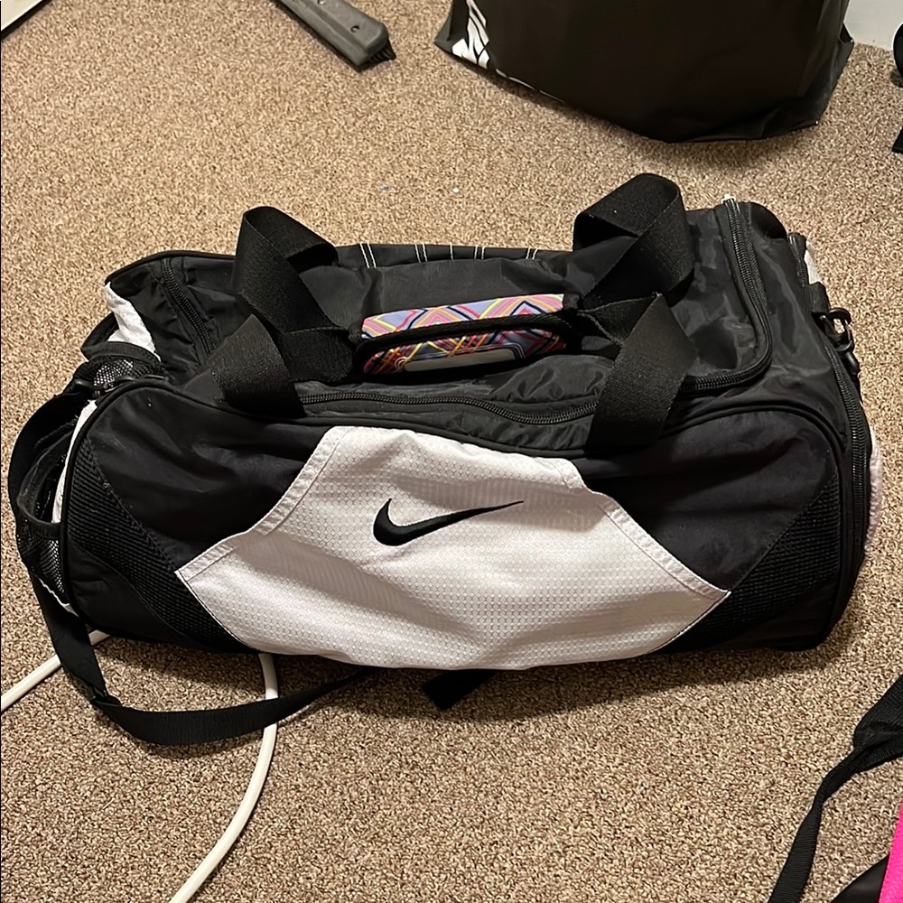 NIKE Medium Duffel Gym Bag